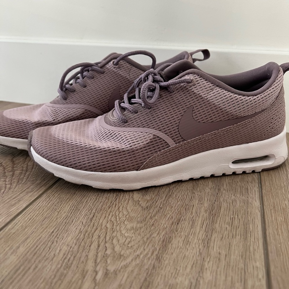 Women’s Nike Air Max Thea in lavender.